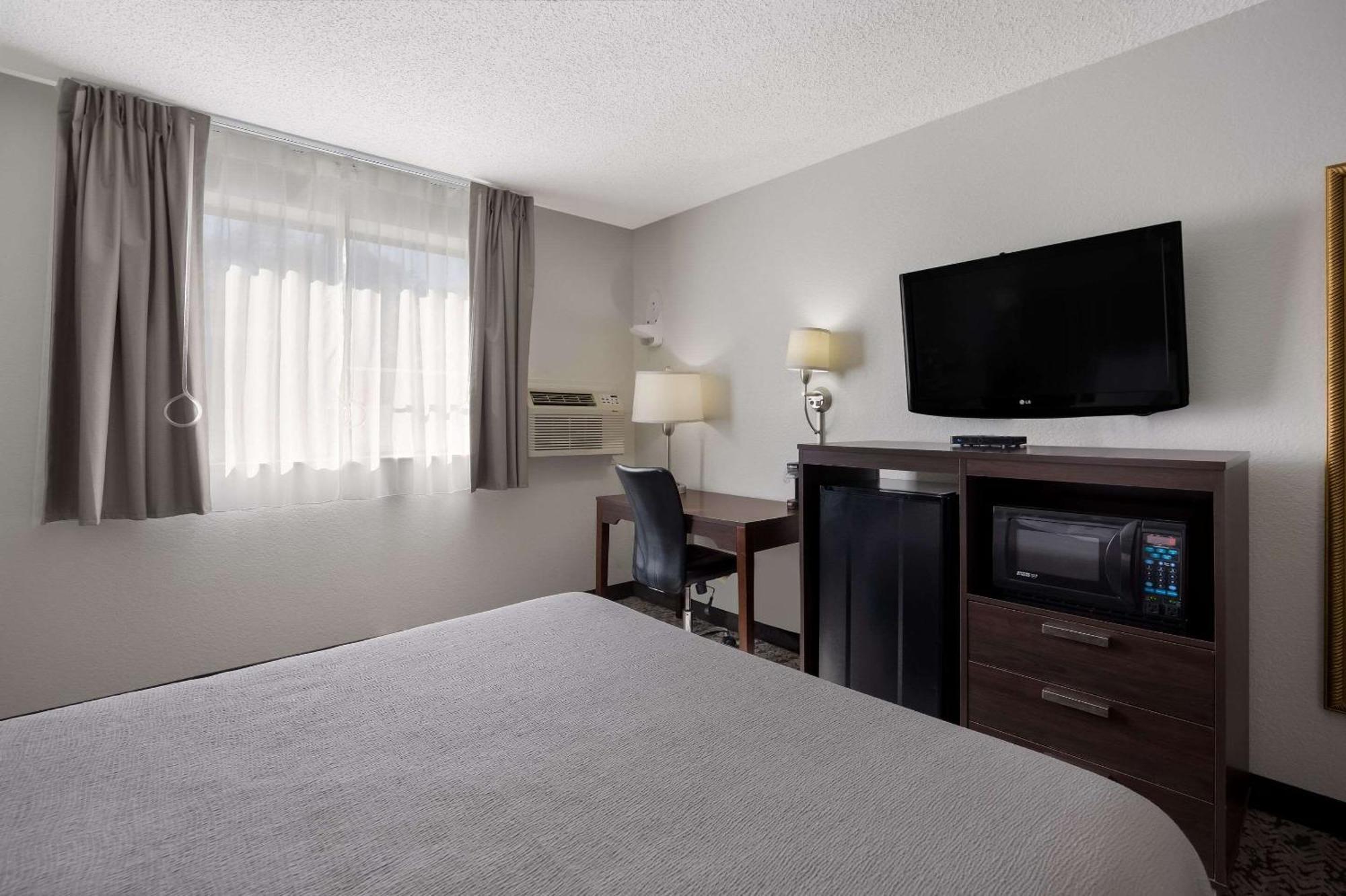 Quality Inn Hall Of Fame Canton Dış mekan fotoğraf